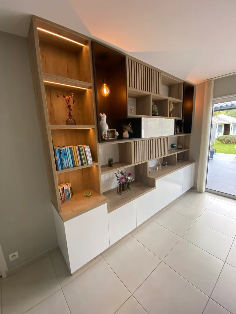grand meuble sur toute la hauteur