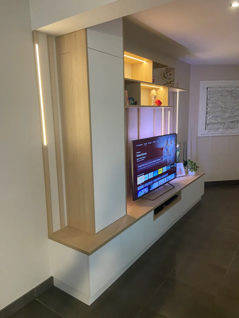 meuble TV mural décoratif